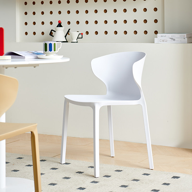 现代简约餐椅北欧家用休闲椅网红塑料椅子加厚凳子餐厅酒店等候椅