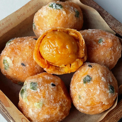 蛋黄酥咸蛋黄反沙巨好吃的网红零食爆款潮汕特产广东潮州小吃美食 - 图0