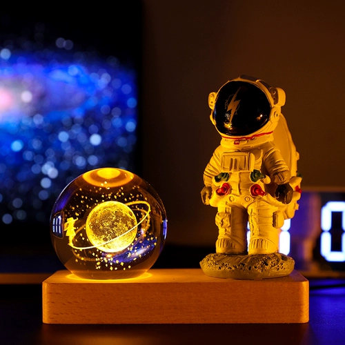 Космонавт, космический ночник для друга, 12 года, подарок на день рождения