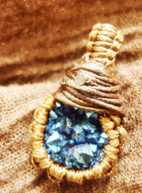 原石手工编织腊绳吊坠