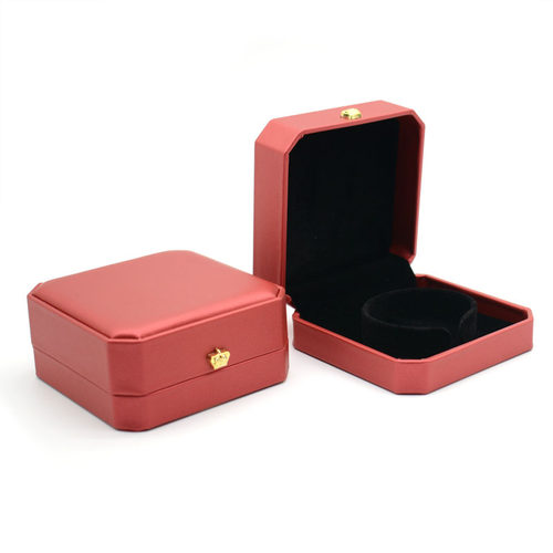 皇冠八角PU皮戒指吊坠手镯手链项链挂件耳钉钻石饰品首饰包装盒子 - 图0