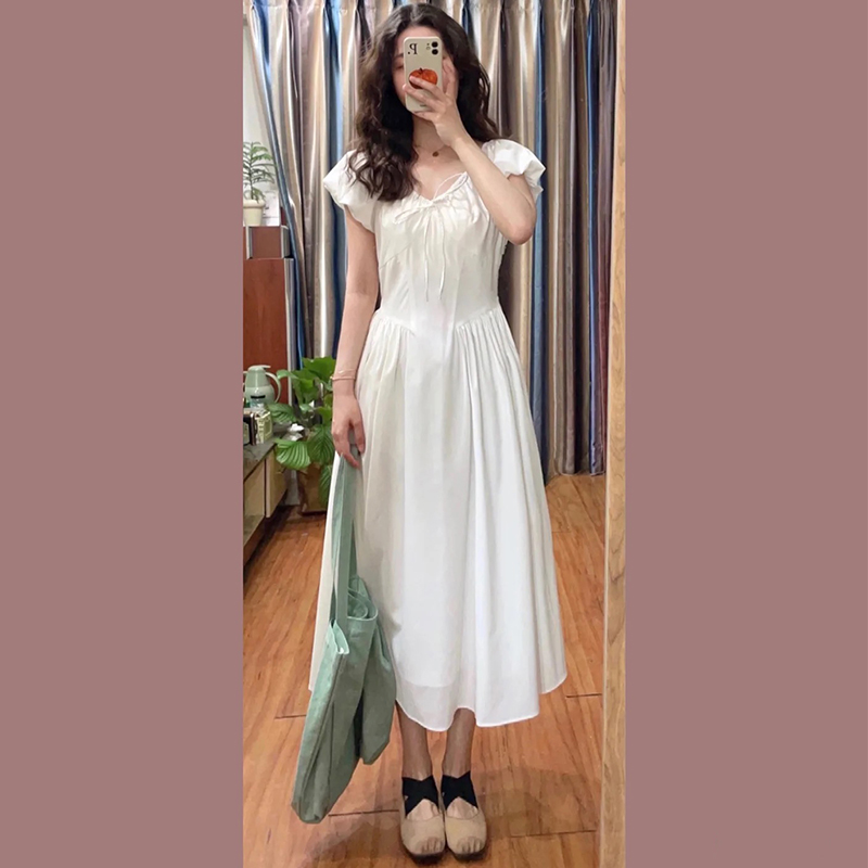 高级感白色泡泡袖V领连衣裙女夏季新款小个子设计感显瘦仙女长裙 - 图3