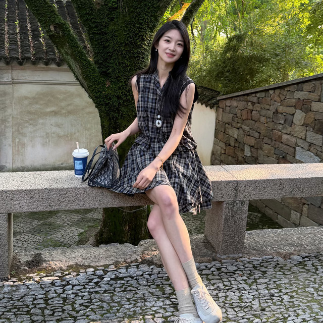 ເສື້ອຍືດ Retro plaid slimming ສໍາລັບຄົນຂະຫນາດນ້ອຍ