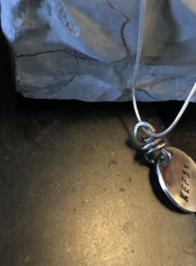 圆牌锁骨链独立设计刻字吊坠