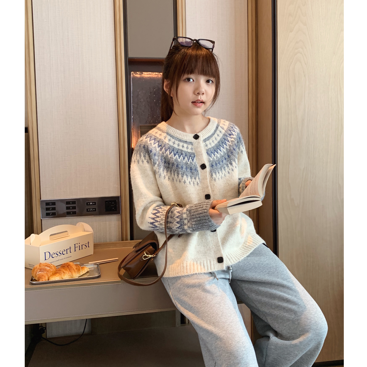 女大童费尔岛软糯开衫2025冬季新款少女慵懒感保暖针织衫亲子毛衣 - 图1