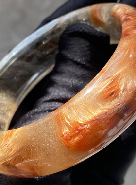 天然水晶蝴蝶发手镯 圈口53mm 18*10mm 76.4克 一物一图