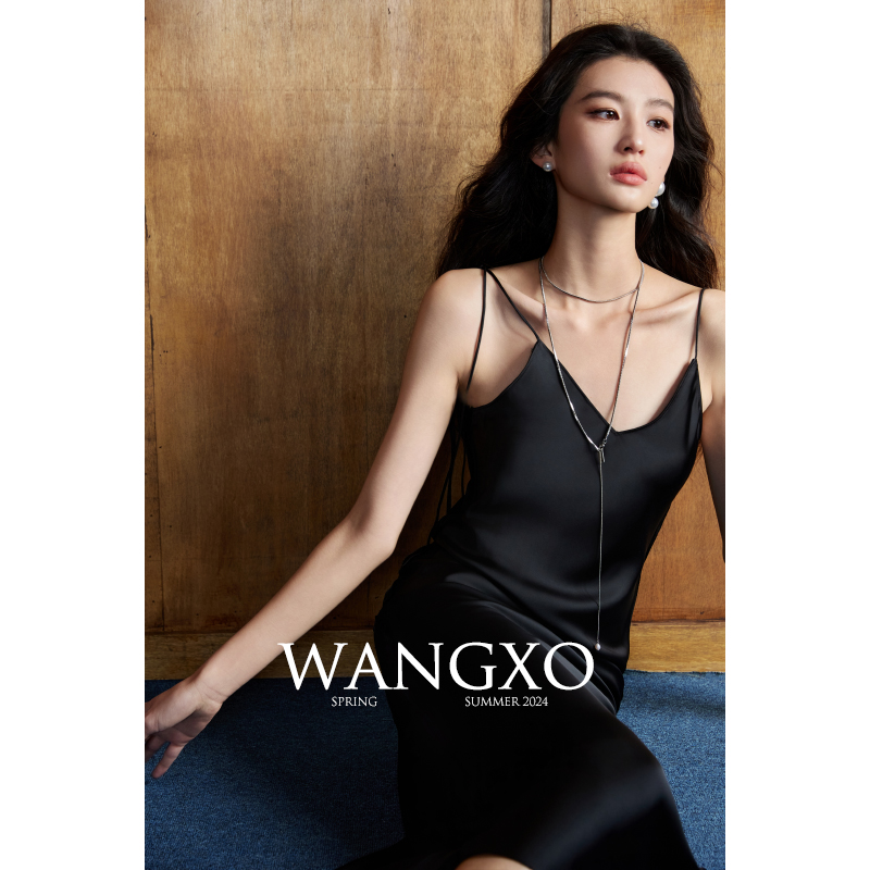 WANGXO|轻奢双面缎丝滑垂感|强捻双层双面结构|法式v领吊带连衣裙