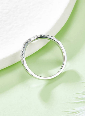 高品质莫桑钻v字排戒戒指925银镀金女经典求婚钻戒指环礼物叠戴