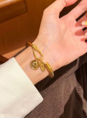 古法錾刻吉言财神手镯女黄金色中式国潮招财挂坠开口实心手饰