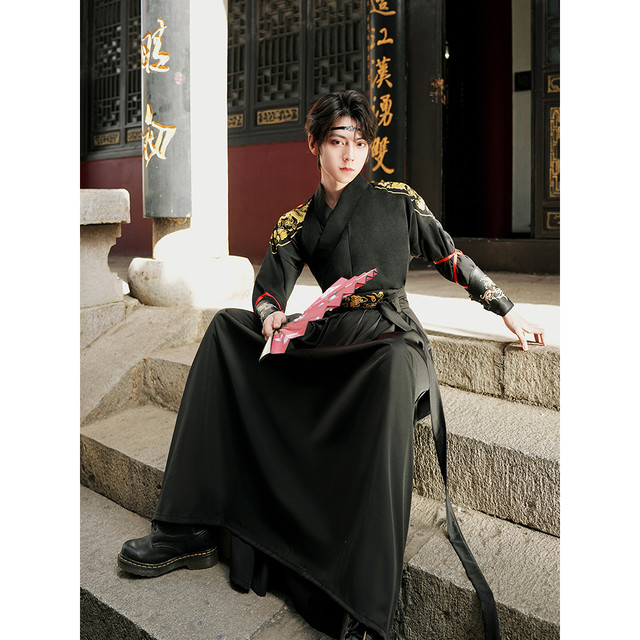 Ancient Hanfu, dragon pattern, gold thread embroidery, cross collar, martial arts couple, ancient style men's and women's large size suit, student chivalrous style