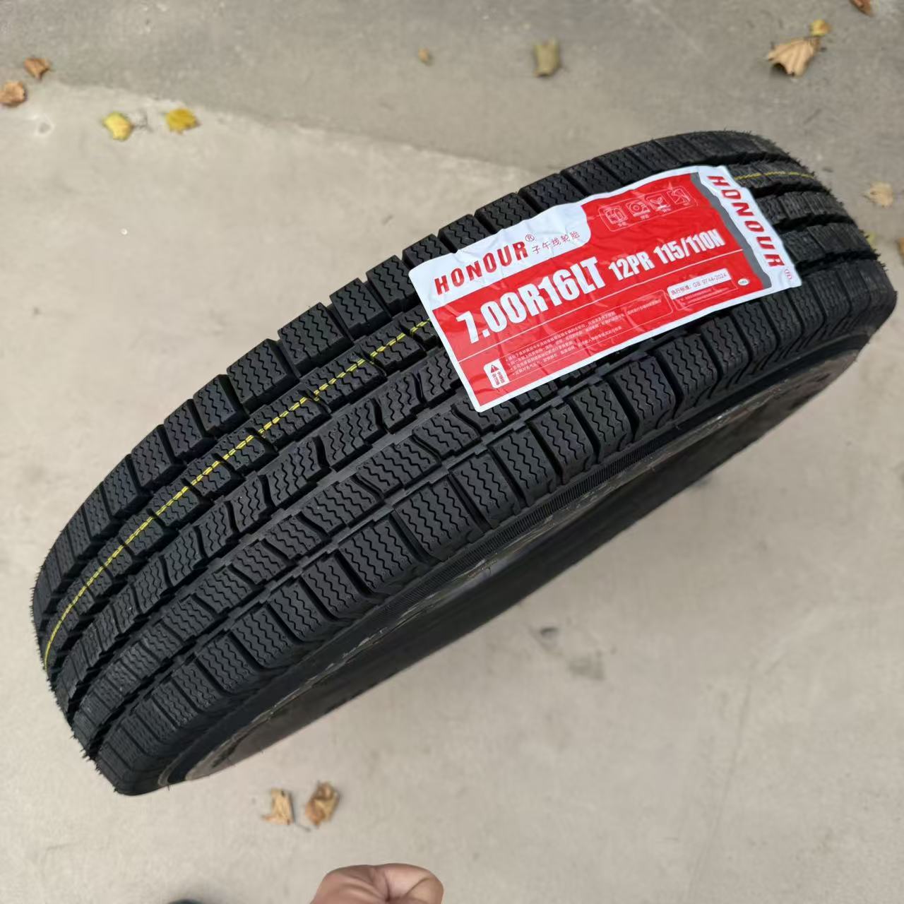 雪地胎700R16 LT 轻卡 箱货 防滑 载重 12层级半钢轮胎 700 16 - 图2