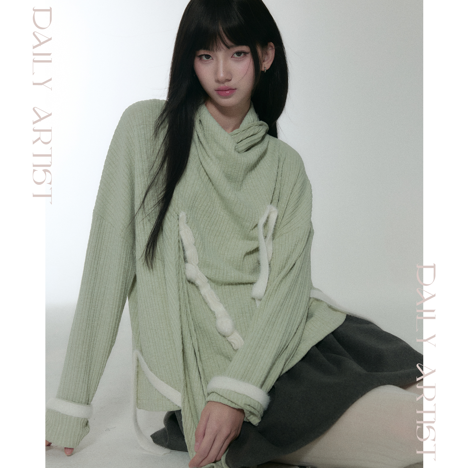 今日艺术家原创豆绿色堆堆领立体绒条毛衣上衣 - 图1