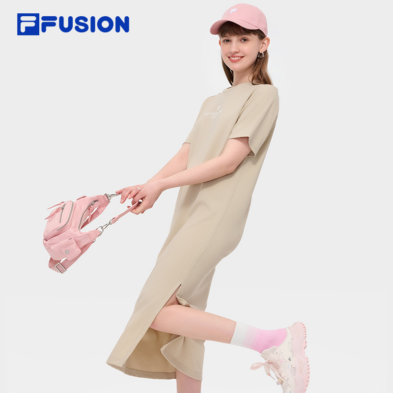 FILA FUSION斐乐潮牌女子连衣裙2024夏季新款宽松开衩T恤裙子长裙 - 图1