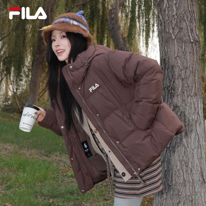 FILA斐乐羽绒服女2025冬新款美拉德风保暖连帽短款外套休闲面包服