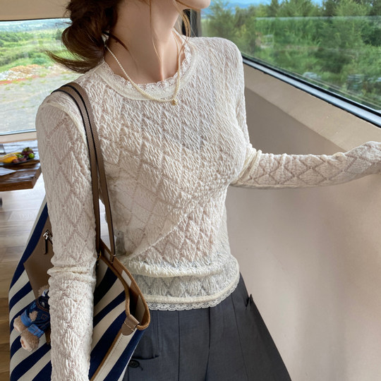 Sweet and versatile mesh lace bottoming shirt for women