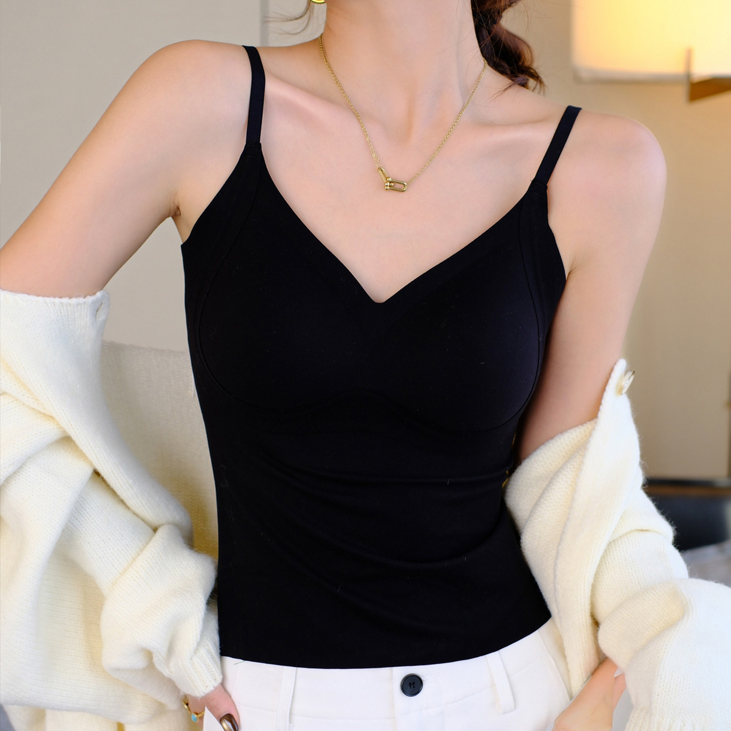 龙妹V领德绒保暖背心吊带带胸垫女内搭2025新款秋冬加绒打底上衣,淘宝优惠券,粉丝福利购,淘宝优惠卷