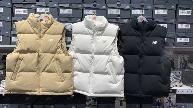 NEW BALANCEN new men's and women's autumn and winter waterproof and warm duck down down vest AMV43376
