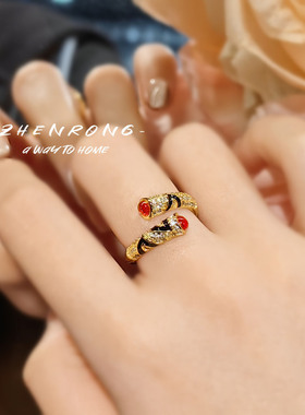 vintage小中古轻奢感黑色珐琅滴釉镀金红刚玉戒指法式复古女