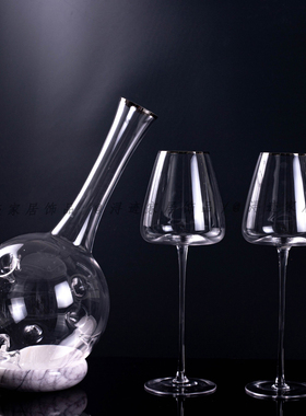 现代轻奢风样板间抽象艺术苹果摆件餐厅吧台水晶玻璃酒壶酒杯软装