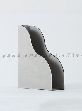 现代轻奢金属皮革笔筒摆件