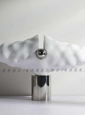 现代简约木质保龄球纸巾架皮革不锈钢黑白色祥云醒酒器摆件样板间