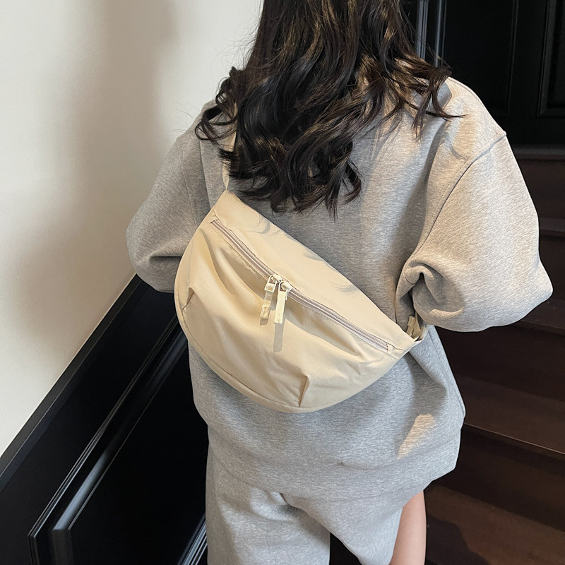 轻便包包女休闲尼龙布防泼水马鞍包大容量简约纯色单肩斜挎小包,淘宝优惠券,粉丝福利购,淘宝优惠卷