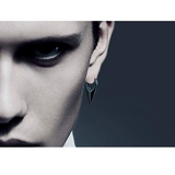 Небольшие дизайнерские серьги подходит для мужчин и женщин