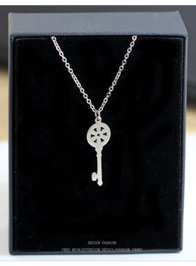 超人气百搭几何圆盘钥匙 钛钢气质锁骨链项链 饰品女百搭银色颈链