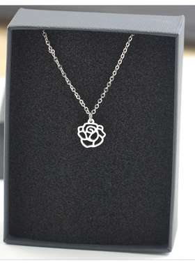 幸运镂空玫瑰花项链轻奢高级感小众设计感轻奢钛钢锁骨链送女友