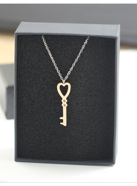 爱心锁匙项链女2025款小众高级感气质心形通勤日常百搭银色锁骨链