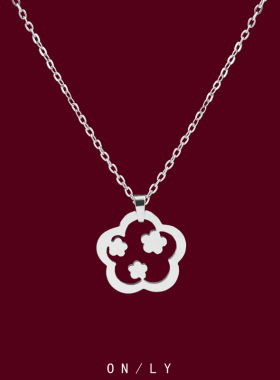 几何镂空三花项链女轻奢小众设计高级感锁骨链2024新款配裙子配饰