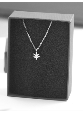 迷你小树叶项链女锁骨链气质夏季轻奢小众级设计感颈链钛钢不掉色