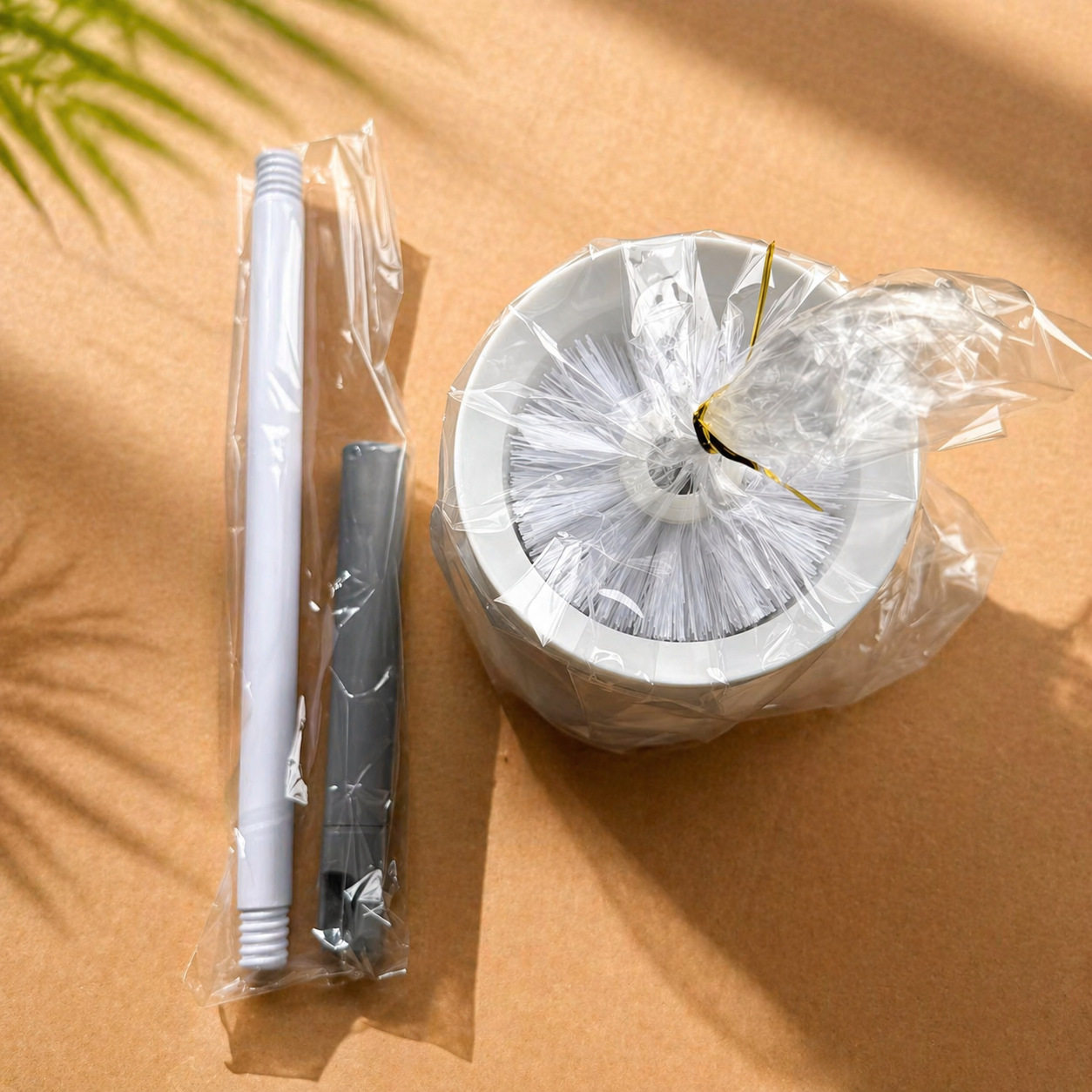Cleaning toilet brush household base toilet brush no dead angle toilet brush round head no punching source factory