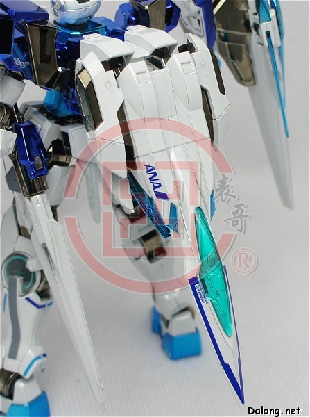 现货日本万代 ANA 全日空 限定 HG 00R RAISER 钛合金电镀版 拼装 - 图2