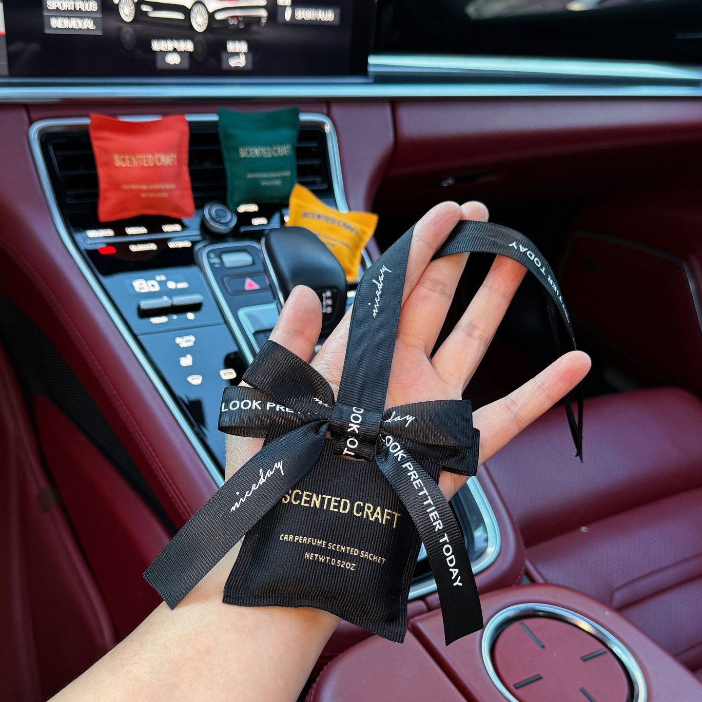 车载香薰挂件车内除异味后视镜挂饰香水持久淡香氛高级出风口香包,淘宝优惠券,粉丝福利购,淘宝优惠卷