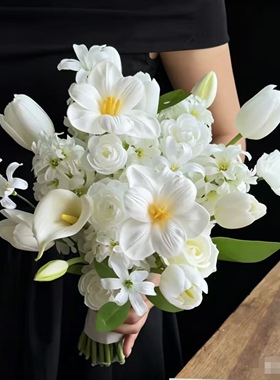 新款韩系手捧花白色玫瑰花束订婚结婚仿真花闺蜜di礼物特惠球形