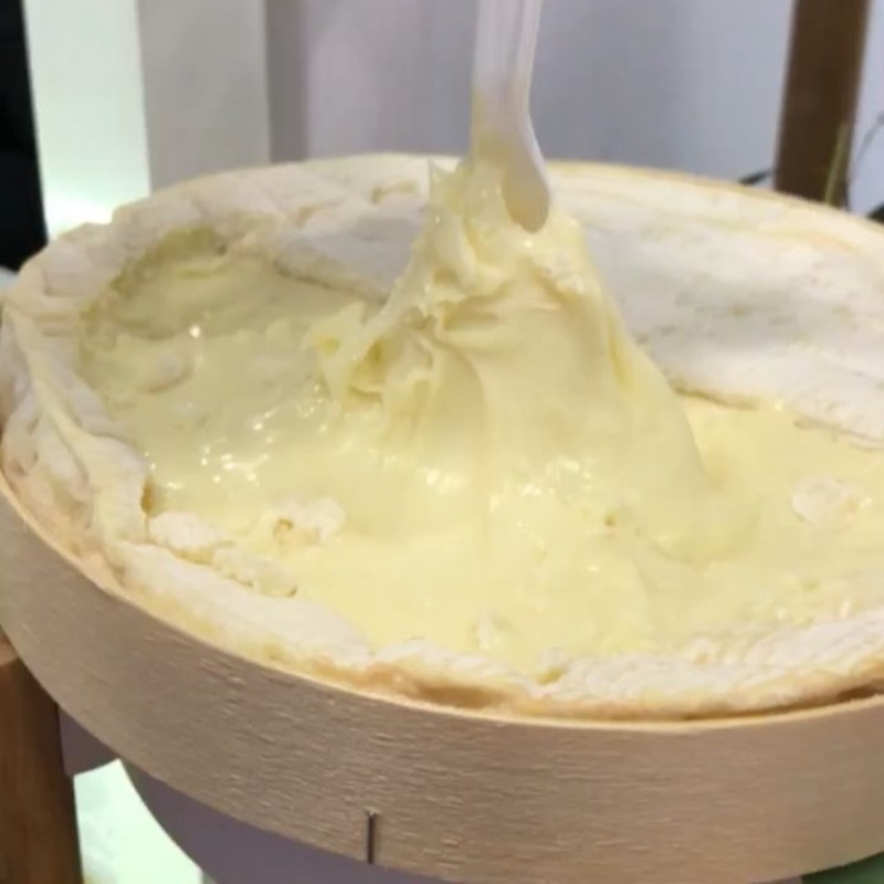 软质奶酪诺曼底奶源 软布里奶酪 1KG 法国原装进口伊斯尼布里奶酪 软质奶酪诺曼底奶源 软布里奶酪 1KG 法国原装进口伊斯尼布里奶酪