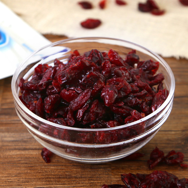 Dried cranberries imported from the United States for baking