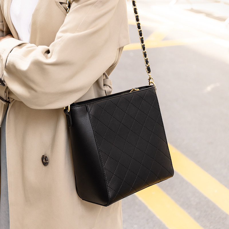 学生水桶包包2020新款夏季斜挎包 somay女士包袋