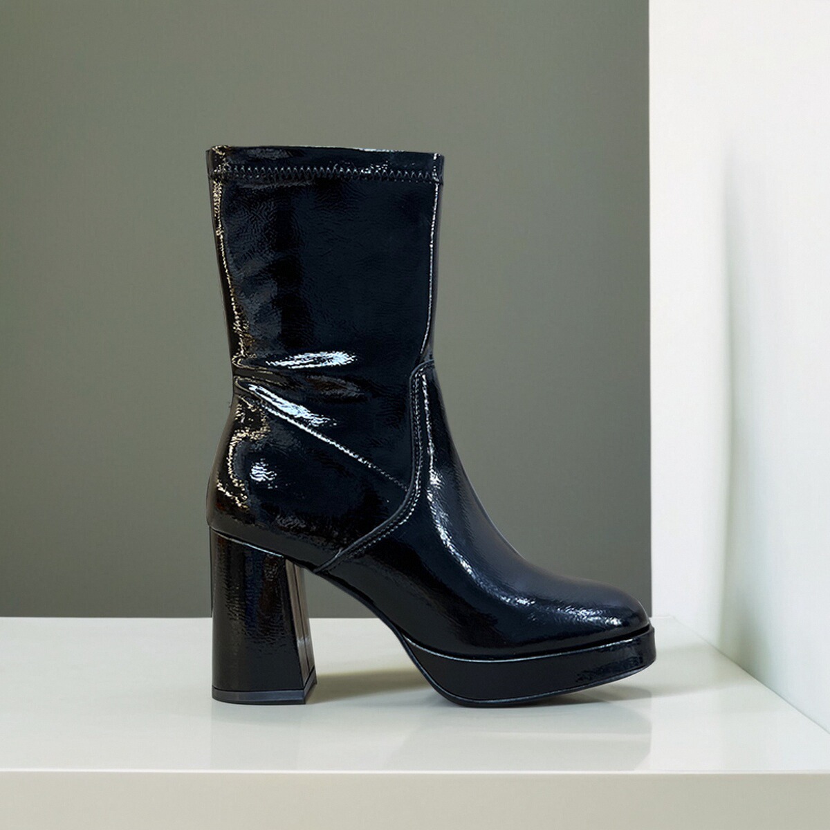 俄罗斯~真皮高跟短靴2025秋冬新款外贸漆皮粗跟防水台增高瘦瘦靴 - 图3