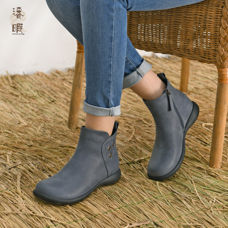 潘暇2020秋冬新款女靴 英伦风马丁靴厚底女短靴真皮大码女鞋41-43 - 图3