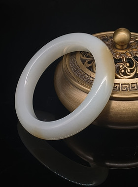 和田玉糖羊脂白玉手镯  内径56mm  重量67.661克 24043000226