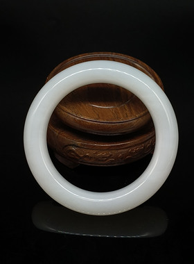 和田玉羊脂白玉手镯 （精品）  内径56mm  87.457克 24042900176