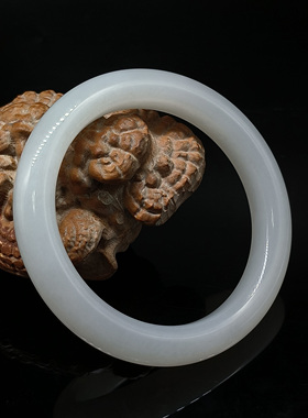 和田玉羊脂白玉手镯   内径 58mm    24121300081