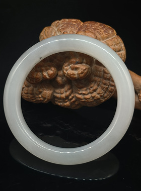 和田玉白玉手镯    内径58.3mm   重量58.8克  25010800021