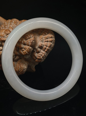 和田玉羊脂白玉手镯   内径58mm  重量59.928克   24121300025