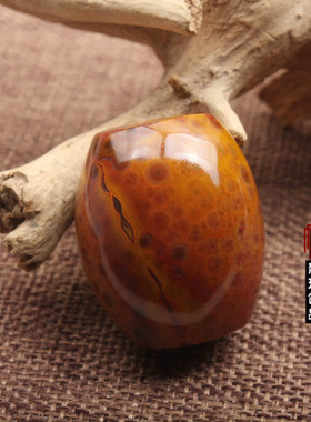 战国红玛瑙籽料原石独特风吊坠