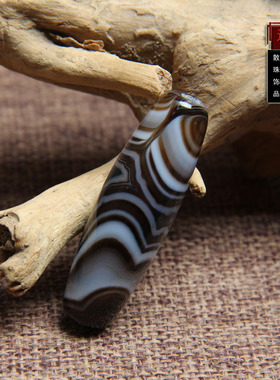 天然缠丝玛瑙天珠8字勒子吊坠