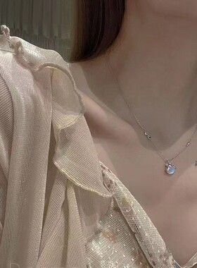 夜光萤火虫项链感温变色女ins学生复古宫廷温柔仙气个性轻奢小众