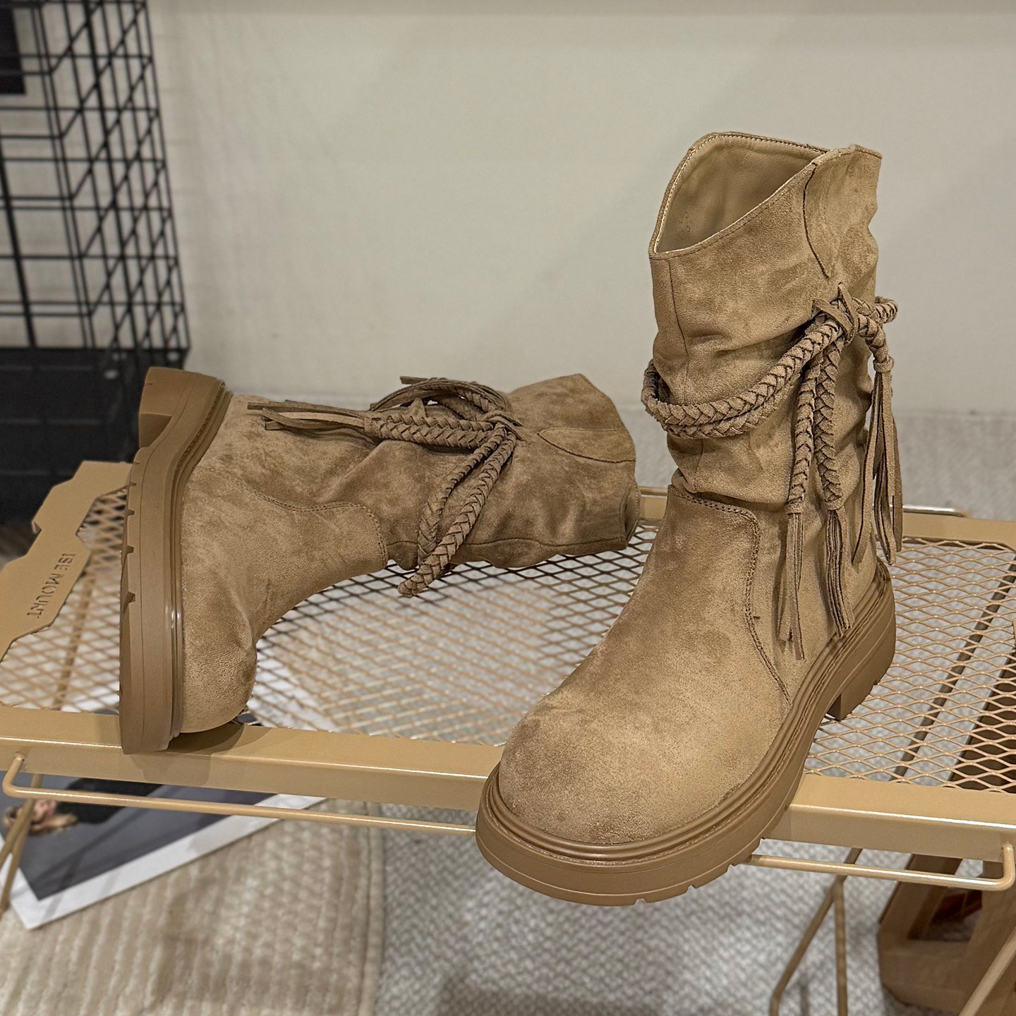 2025秋冬新款复古中筒靴女靴编织绳流苏装饰西部牛仔靴个性马丁靴,淘宝优惠券,粉丝福利购,淘宝优惠卷